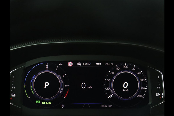 Volkswagen Arteon 1.4 TSI eHybrid R-Line Business+ | SOH 90,1% | Leder | Adaptive cruise | Trekhaak | Dodehoek detectie | Stuur/stoel verwarming | Park assist | Carplay | Full LED