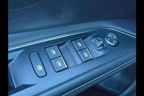 Peugeot 5008 1.2 PureTech GT AUTOMAAT 7 persoons Rijklaar “Sinds 1970 | 5.000+ reviews | Score 9,5 | Service zoals ’t hoort” Henk Jongen Auto's in Helmond,  al 50 jaar service zoals 't hoort!