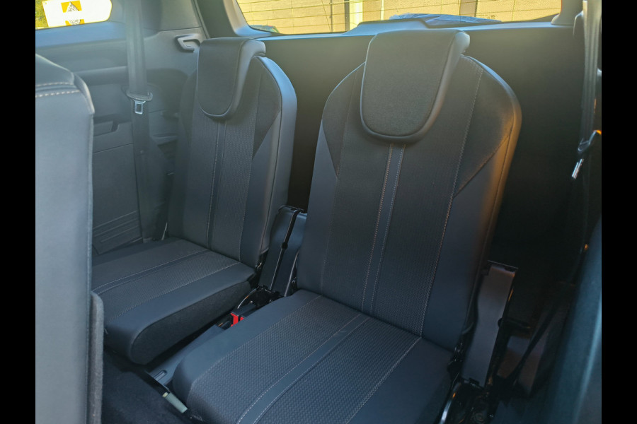 Peugeot 5008 1.2 PureTech GT AUTOMAAT 7 persoons Rijklaar “Sinds 1970 | 5.000+ reviews | Score 9,5 | Service zoals ’t hoort” Henk Jongen Auto's in Helmond,  al 50 jaar service zoals 't hoort!