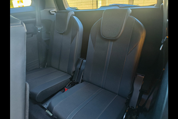 Peugeot 5008 1.2 PureTech GT AUTOMAAT 7 persoons Rijklaar “Sinds 1970 | 5.000+ reviews | Score 9,5 | Service zoals ’t hoort” Henk Jongen Auto's in Helmond,  al 50 jaar service zoals 't hoort!