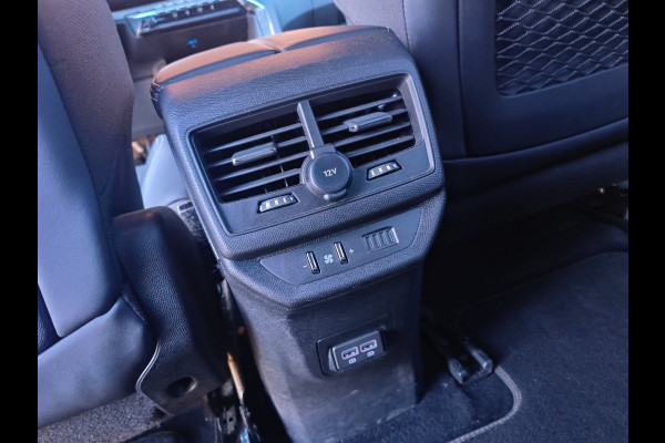 Peugeot 5008 1.2 PureTech GT AUTOMAAT 7 persoons Rijklaar “Sinds 1970 | 5.000+ reviews | Score 9,5 | Service zoals ’t hoort” Henk Jongen Auto's in Helmond,  al 50 jaar service zoals 't hoort!