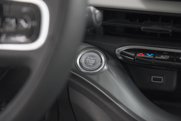 Fiat 500 Icon 42 kWh | 96.4% SoH | Dodehoekdetectie | Camera | Parkeersensoren | Pack Winter