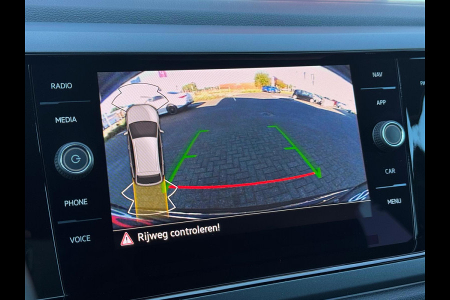 Volkswagen Taigo 1.0 TSI R-Line DSG-7 | IQ-Light | Camera | Parksensor | Carplay | Stoelverwarming | BTW |