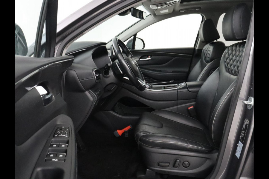 Hyundai Santa Fe 1.6 T-GDI HEV Comfort Smart Sky 7p. | Panoramadak | Leder | Adaptive cruise | Dodehoek detectie | Stoelverwarming | KRELL Sound | Trekhaak | Camera | Park assist | Carplay