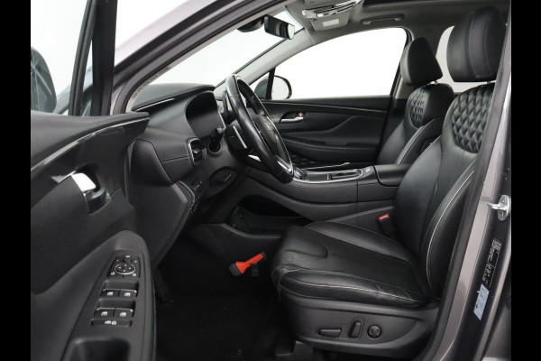 Hyundai Santa Fe 1.6 T-GDI HEV Comfort Smart Sky 7p. | Panoramadak | Leder | Adaptive cruise | Dodehoek detectie | Stoelverwarming | KRELL Sound | Trekhaak | Camera | Park assist | Carplay