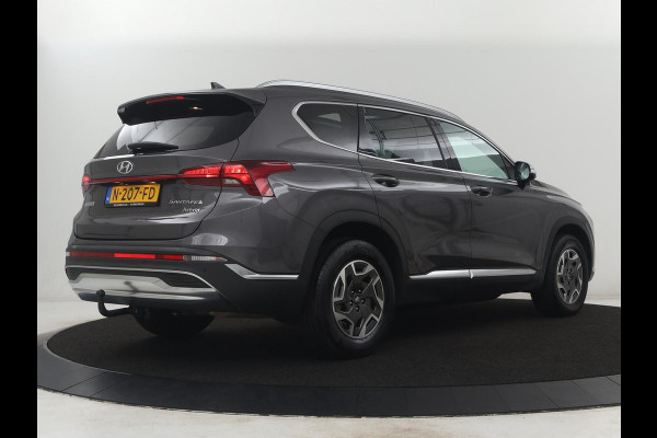 Hyundai Santa Fe 1.6 T-GDI HEV Comfort Smart Sky 7p. | Panoramadak | Leder | Adaptive cruise | Dodehoek detectie | Stoelverwarming | KRELL Sound | Trekhaak | Camera | Park assist | Carplay