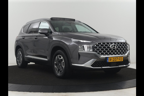 Hyundai Santa Fe 1.6 T-GDI HEV Comfort Smart Sky 7p. | Panoramadak | Leder | Adaptive cruise | Dodehoek detectie | Stoelverwarming | KRELL Sound | Trekhaak | Camera | Park assist | Carplay