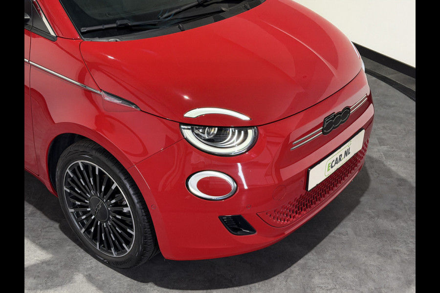 Fiat 500 La Prima 42 kWh | Luxe Leder | ACC | Keyless | Panoramadak