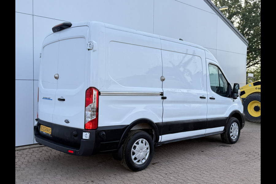 Ford E-Transit 68kWh 184PK L2H2 317km WLTP 95,6% (SOH) BEV Snelladen 360° Camera Cruise control Climate control Carplay Navigatie Parkeersensoren