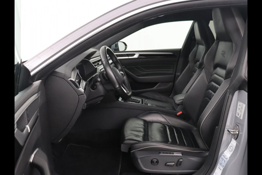 Volkswagen Arteon 1.4 TSI eHybrid R-Line Business+ | SOH 90,1% | Leder | Adaptive cruise | Trekhaak | Dodehoek detectie | Stuur/stoel verwarming | Park assist | Carplay | Full LED