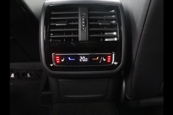 Volkswagen Arteon 1.4 TSI eHybrid R-Line Business+ | SOH 90,1% | Leder | Adaptive cruise | Trekhaak | Dodehoek detectie | Stuur/stoel verwarming | Park assist | Carplay | Full LED