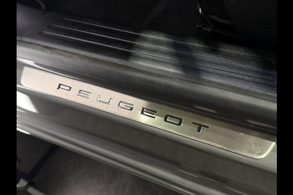 Peugeot e-2008 EV GT 50 kWh | ACC met stop&go | Panorama schuif/kanteldak | Keyless | LED lampen