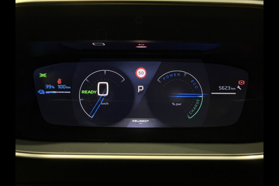 Peugeot e-2008 EV GT 50 kWh | ACC met stop&go | Panorama schuif/kanteldak | Keyless | LED lampen