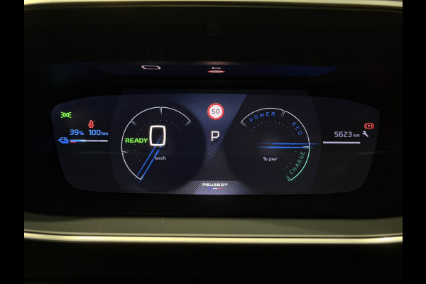 Peugeot e-2008 EV GT 50 kWh | ACC met stop&go | Panorama schuif/kanteldak | Keyless | LED lampen