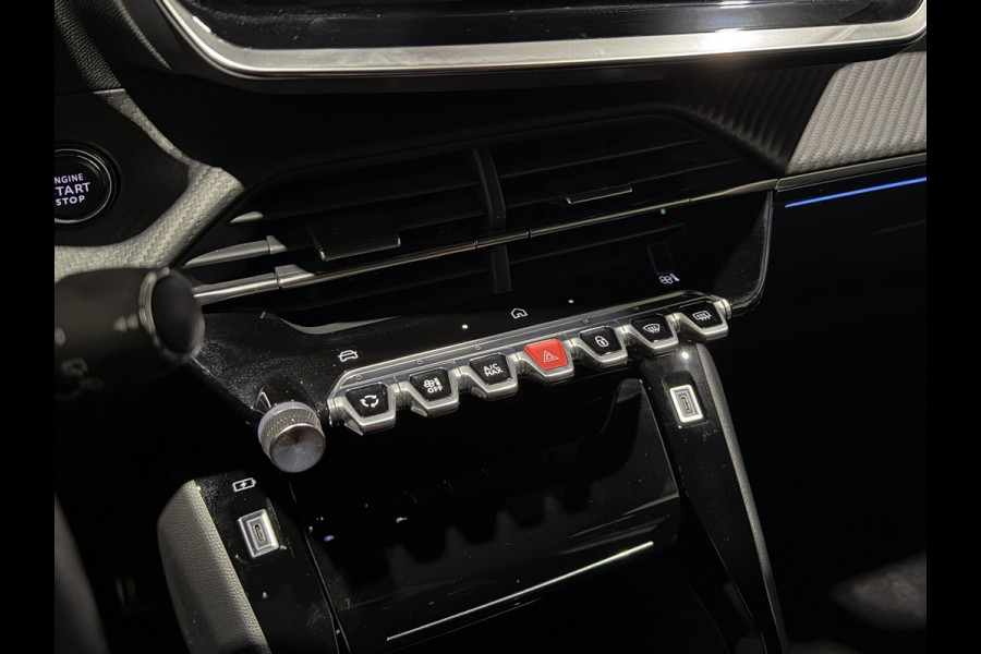 Peugeot e-2008 EV GT 50 kWh | ACC met stop&go | Panorama schuif/kanteldak | Keyless | LED lampen