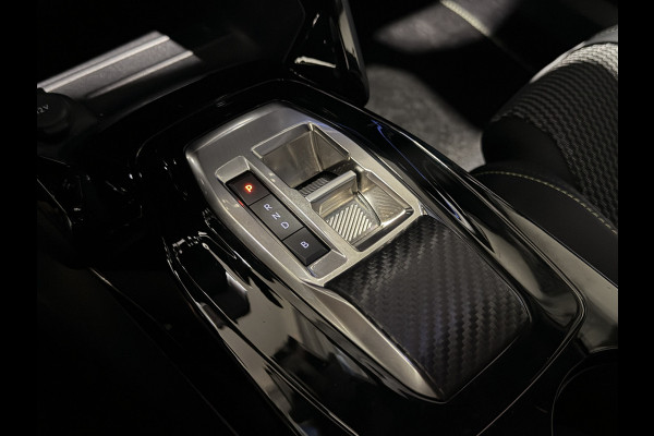 Peugeot e-2008 EV GT 50 kWh | ACC met stop&go | Panorama schuif/kanteldak | Keyless | LED lampen