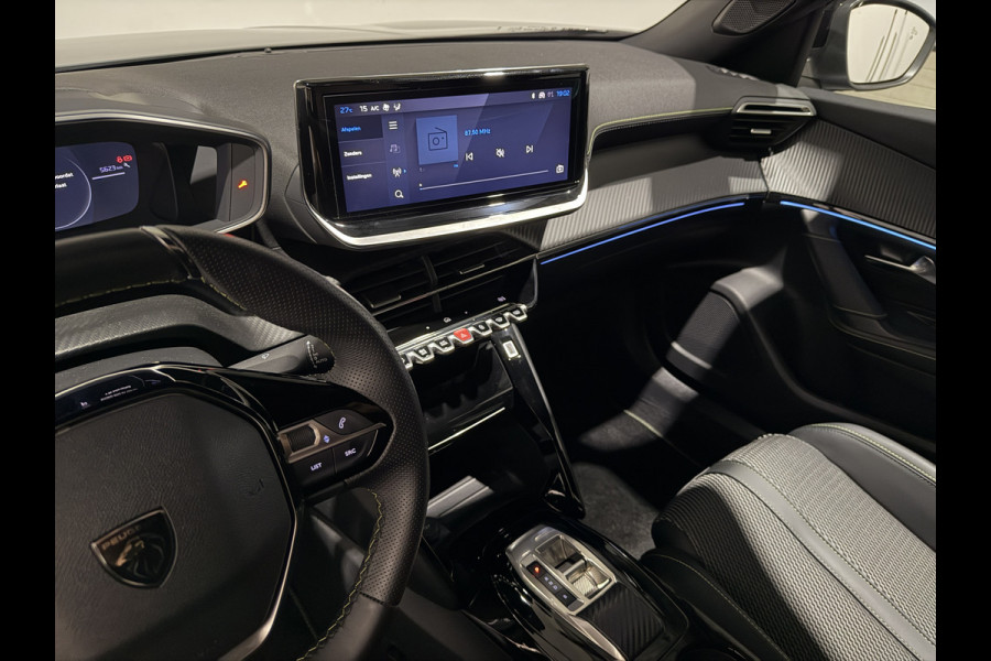 Peugeot e-2008 EV GT 50 kWh | ACC met stop&go | Panorama schuif/kanteldak | Keyless | LED lampen