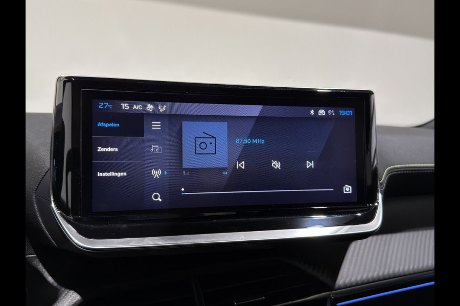 Peugeot e-2008 EV GT 50 kWh | ACC met stop&go | Panorama schuif/kanteldak | Keyless | LED lampen