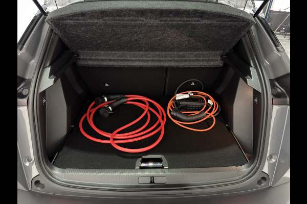 Peugeot e-2008 EV GT 50 kWh | ACC met stop&go | Panorama schuif/kanteldak | Keyless | LED lampen