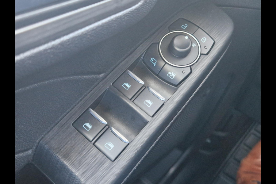 Ford Kuga 2.5 FHEV Titanium Winter Pack | Adaptieve Cruise Control| Nieuwstaat! | Dodehoekdetectie | Camera | Stoelverwarming etc.