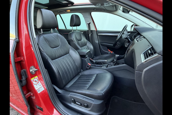 Škoda Octavia Combi 1.5 TSI Greentech Style Trekhaak Pano Leer Memory Canton Adap.Cruise Camera VOL!