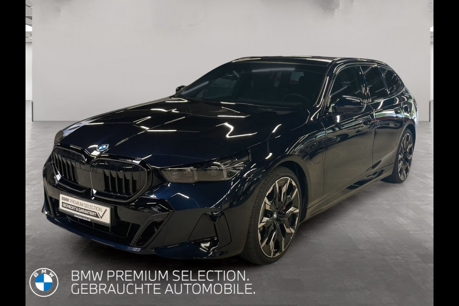 BMW 5 Serie Touring 550e xDrive M-SPORT Pro ** PANO, BRUIN LEDER, TREKH, 21-inch LMV, ADAPT. M-ONDERST. ** 1e EIG - UNGALLFREI - Ex. BMW ** ** INFORMEER OOK NAAR ONZE AANTREKKELIJKE FINANCIAL-LEASE TARIEVEN **