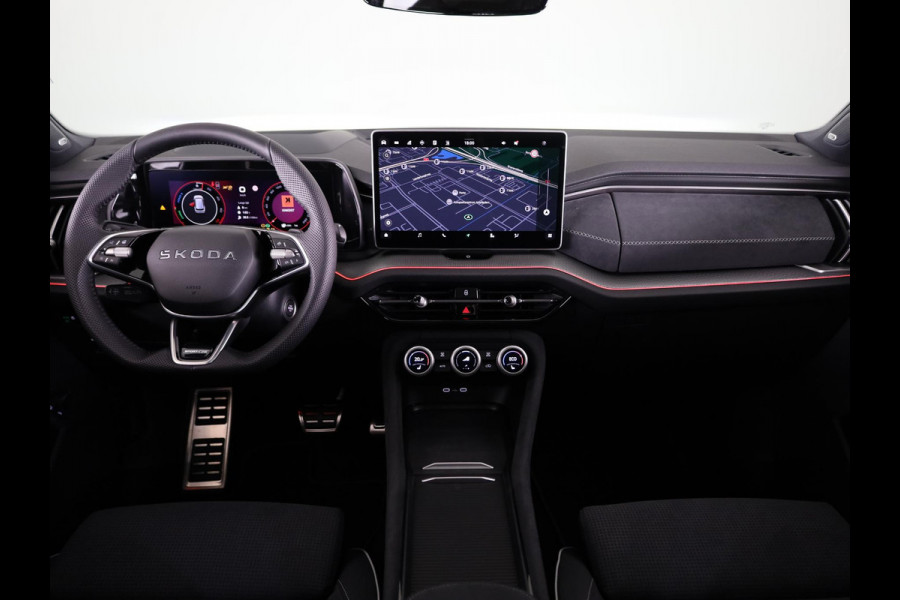 Škoda Kodiaq 1.5 TSI PHEV Sportline Business 204 pk 6 versn. DSG | Comfort Pakket | Panorama Dak | Dynamic Chassis Control Pakket | Head-up display | Parkeer Pakket | Trekhaak | Winter Pakket | Velgen: 20" lichtmetalen velgen Rila aero, antraciet zwart