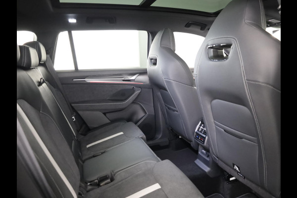 Škoda Kodiaq 1.5 TSI PHEV Sportline Business 204 pk 6 versn. DSG | Comfort Pakket | Panorama Dak | Dynamic Chassis Control Pakket | Head-up display | Parkeer Pakket | Trekhaak | Winter Pakket | Velgen: 20" lichtmetalen velgen Rila aero, antraciet zwart