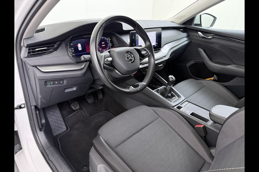 Škoda Octavia 111PK Apple Carplay Android Auto Virtual Cockpit Cruise Control Navi Bluetooth Led Ambition 16"Lmv Autonomous Emergency Braking Airco Isofix DAB Smartlink 1e Eigenaar Origineel Nederlandse Auto