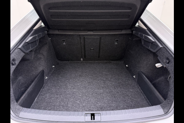Škoda Octavia 111PK Apple Carplay Android Auto Virtual Cockpit Cruise Control Navi Bluetooth Led Ambition 16"Lmv Autonomous Emergency Braking Airco Isofix DAB Smartlink 1e Eigenaar Origineel Nederlandse Auto