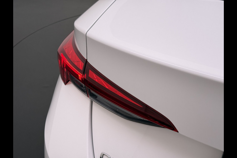 Škoda Octavia 111PK Apple Carplay Android Auto Virtual Cockpit Cruise Control Navi Bluetooth Led Ambition 16"Lmv Autonomous Emergency Braking Airco Isofix DAB Smartlink 1e Eigenaar Origineel Nederlandse Auto