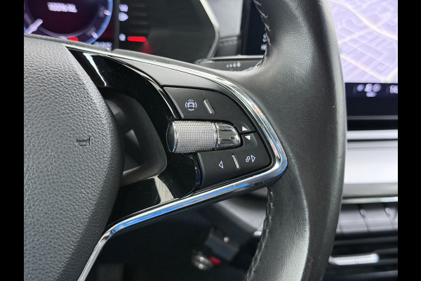 Škoda Octavia 111PK Apple Carplay Android Auto Virtual Cockpit Cruise Control Navi Bluetooth Led Ambition 16"Lmv Autonomous Emergency Braking Airco Isofix DAB Smartlink 1e Eigenaar Origineel Nederlandse Auto
