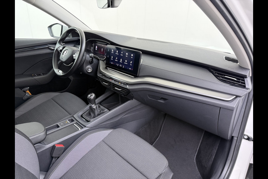 Škoda Octavia 111PK Apple Carplay Android Auto Virtual Cockpit Cruise Control Navi Bluetooth Led Ambition 16"Lmv Autonomous Emergency Braking Airco Isofix DAB Smartlink 1e Eigenaar Origineel Nederlandse Auto