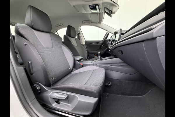 Škoda Octavia 111PK Apple Carplay Android Auto Virtual Cockpit Cruise Control Navi Bluetooth Led Ambition 16"Lmv Autonomous Emergency Braking Airco Isofix DAB Smartlink 1e Eigenaar Origineel Nederlandse Auto