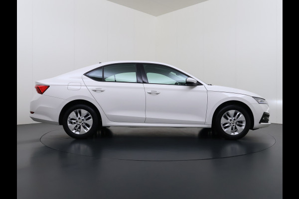 Škoda Octavia 111PK Apple Carplay Android Auto Virtual Cockpit Cruise Control Navi Bluetooth Led Ambition 16"Lmv Autonomous Emergency Braking Airco Isofix DAB Smartlink 1e Eigenaar Origineel Nederlandse Auto