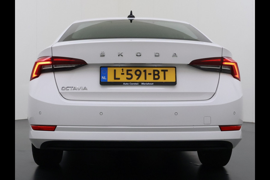 Škoda Octavia 111PK Apple Carplay Android Auto Virtual Cockpit Cruise Control Navi Bluetooth Led Ambition 16"Lmv Autonomous Emergency Braking Airco Isofix DAB Smartlink 1e Eigenaar Origineel Nederlandse Auto