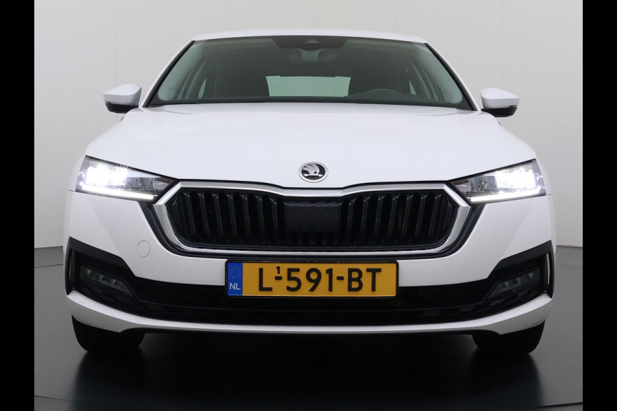 Škoda Octavia 111PK Apple Carplay Android Auto Virtual Cockpit Cruise Control Navi Bluetooth Led Ambition 16"Lmv Autonomous Emergency Braking Airco Isofix DAB Smartlink 1e Eigenaar Origineel Nederlandse Auto