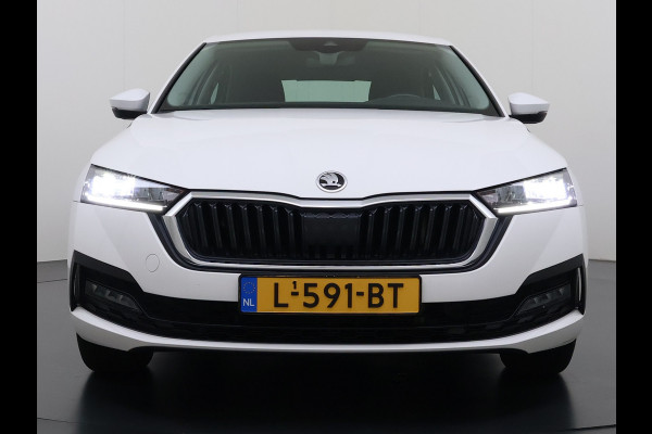 Škoda Octavia 111PK Apple Carplay Android Auto Virtual Cockpit Cruise Control Navi Bluetooth Led Ambition 16"Lmv Autonomous Emergency Braking Airco Isofix DAB Smartlink 1e Eigenaar Origineel Nederlandse Auto