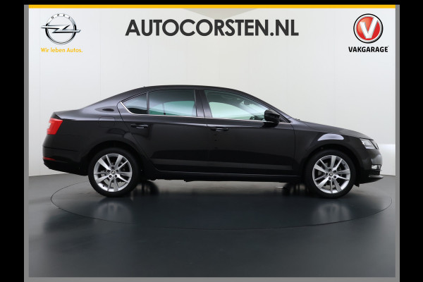 Škoda Octavia 116PK 5Drs Automaat Stoelverwarming Apple Carplay/Android Auto Navi Ecc Bluetooth Cruise Control Pdc Ambition Business Lmv Led Smartlink DSG All Season banden Privacy Glas 1e Eigenaar Dealeronderhouden Origineel Nederlandse Auto