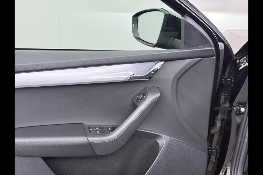 Škoda Octavia 116PK 5Drs Automaat Stoelverwarming Apple Carplay/Android Auto Navi Ecc Bluetooth Cruise Control Pdc Ambition Business Lmv Led Smartlink DSG All Season banden Privacy Glas 1e Eigenaar Dealeronderhouden Origineel Nederlandse Auto