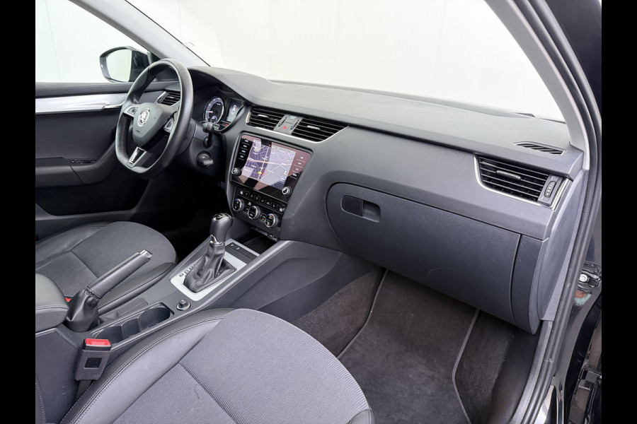 Škoda Octavia 116PK 5Drs Automaat Stoelverwarming Apple Carplay/Android Auto Navi Ecc Bluetooth Cruise Control Pdc Ambition Business Lmv Led Smartlink DSG All Season banden Privacy Glas 1e Eigenaar Dealeronderhouden Origineel Nederlandse Auto