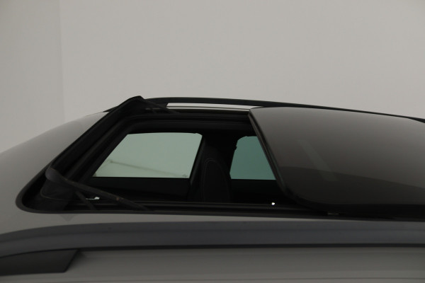 Škoda Karoq 1.5 TSI ACT Sportline Business (PANORAMADAK, TREKHAAK, STOEL/STUUR VERWARMING, CAMERA)