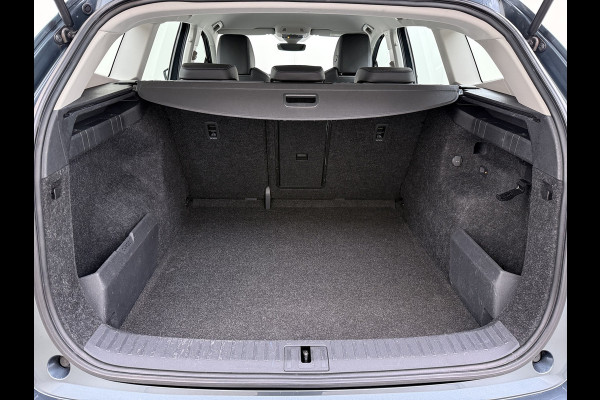 Škoda ENYAQ iV 80 204PK Trekhaak Warmtepomp Stuur+Stoelverwarming 3-Zone Ecc Camera Apple Carplay Android Auto P-Assist SOH 87% Isofix Pdc Lmv Led DAB Cruise Control Rijstrooksensor 1.000KG Trekgewicht Origineel Nederlandse Auto