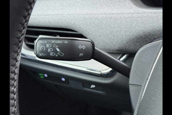 Škoda ENYAQ iV 80 204PK Trekhaak Warmtepomp Stuur+Stoelverwarming 3-Zone Ecc Camera Apple Carplay Android Auto P-Assist SOH 87% Isofix Pdc Lmv Led DAB Cruise Control Rijstrooksensor 1.000KG Trekgewicht Origineel Nederlandse Auto