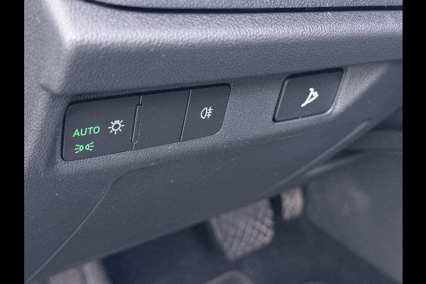 Škoda ENYAQ iV 80 204PK Trekhaak Warmtepomp Stuur+Stoelverwarming 3-Zone Ecc Camera Apple Carplay Android Auto P-Assist SOH 87% Isofix Pdc Lmv Led DAB Cruise Control Rijstrooksensor 1.000KG Trekgewicht Origineel Nederlandse Auto