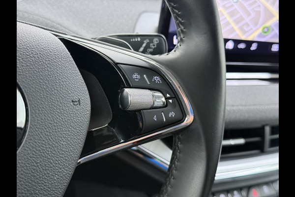 Škoda ENYAQ iV 80 204PK Trekhaak Warmtepomp Stuur+Stoelverwarming 3-Zone Ecc Camera Apple Carplay Android Auto P-Assist SOH 87% Isofix Pdc Lmv Led DAB Cruise Control Rijstrooksensor 1.000KG Trekgewicht Origineel Nederlandse Auto