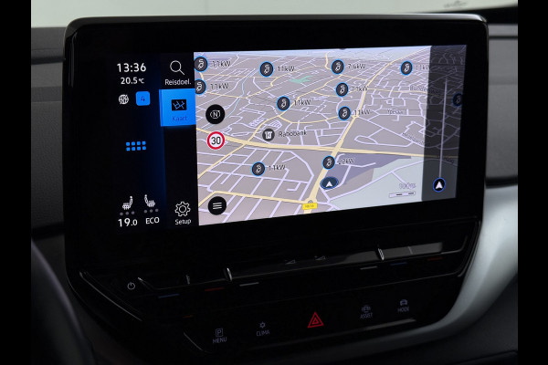 Volkswagen ID.4 First 82kWh 204PK SOH 90% Trekhaak Warmtepomp Lmv 20" Adap.Cruise Stoel+Stuurverwarming Camera Navi Android Auto Apple Carplay S Privacy Glas Isofix Led Rijstrooksensor 1.000KG Trekgewicht 1e Eigenaar Origineel Nederlandse Auto