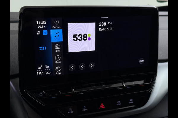 Volkswagen ID.4 First 82kWh 204PK SOH 90% Trekhaak Warmtepomp Lmv 20" Adap.Cruise Stoel+Stuurverwarming Camera Navi Android Auto Apple Carplay S Privacy Glas Isofix Led Rijstrooksensor 1.000KG Trekgewicht 1e Eigenaar Origineel Nederlandse Auto