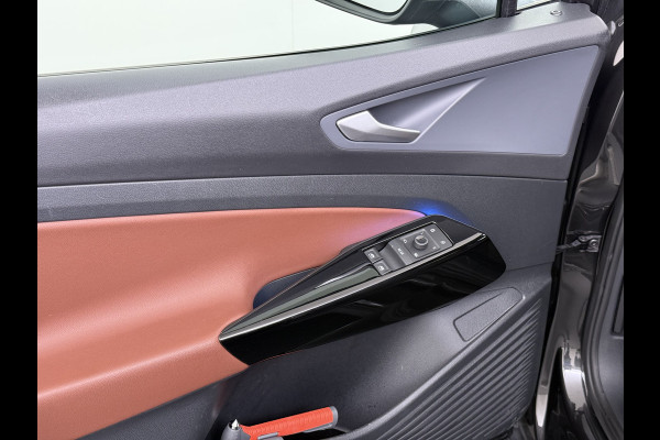Volkswagen ID.4 First 82kWh 204PK SOH 90% Trekhaak Warmtepomp Lmv 20" Adap.Cruise Stoel+Stuurverwarming Camera Navi Android Auto Apple Carplay S Privacy Glas Isofix Led Rijstrooksensor 1.000KG Trekgewicht 1e Eigenaar Origineel Nederlandse Auto