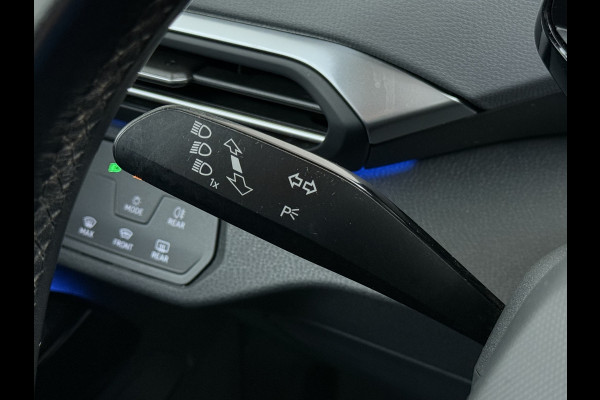 Volkswagen ID.4 First 82kWh 204PK SOH 90% Trekhaak Warmtepomp Lmv 20" Adap.Cruise Stoel+Stuurverwarming Camera Navi Android Auto Apple Carplay S Privacy Glas Isofix Led Rijstrooksensor 1.000KG Trekgewicht 1e Eigenaar Origineel Nederlandse Auto